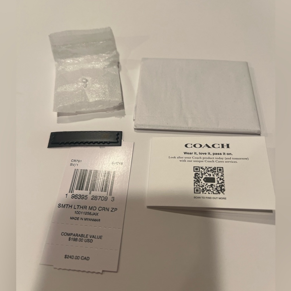 Coach Medium Light Blue/Chambray/Bluebell Leather Bi-Fold Corner Zip Wallet NWT - Picture 13 of 16